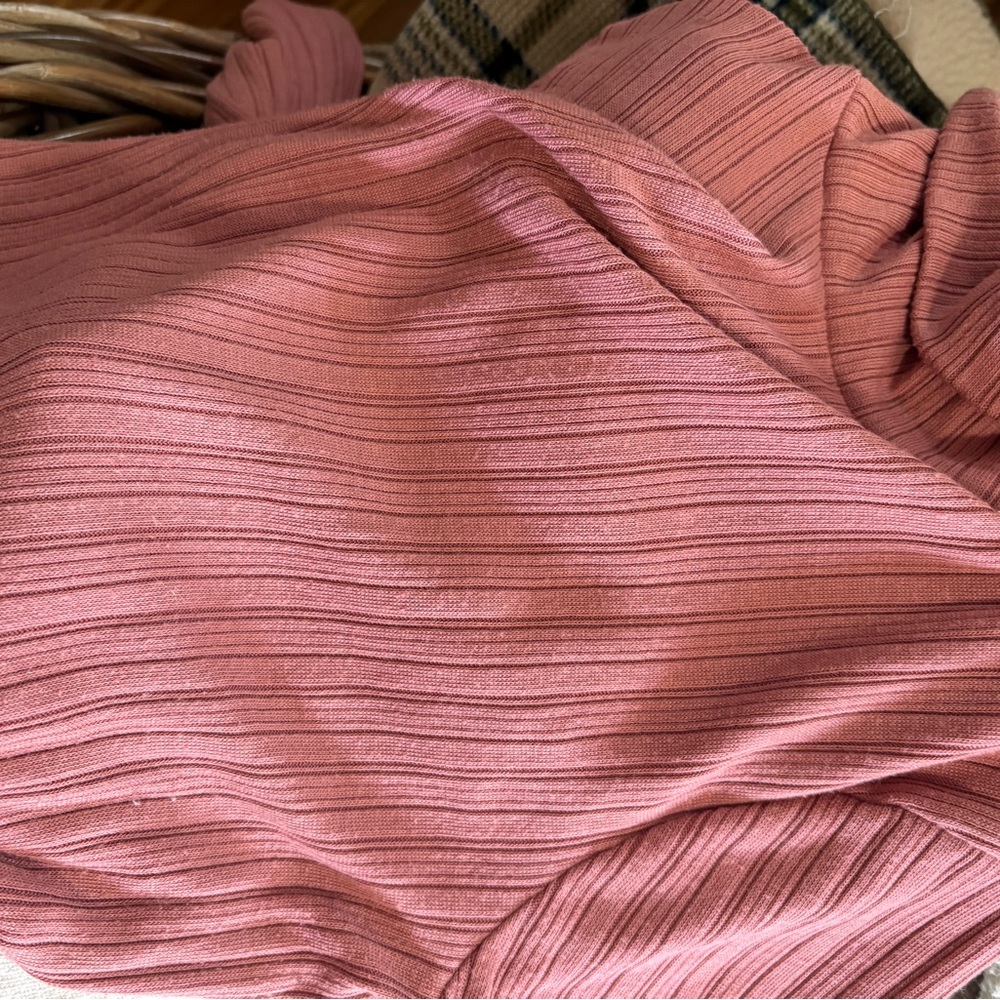 Jcrew size small mauve pink turtleneckk